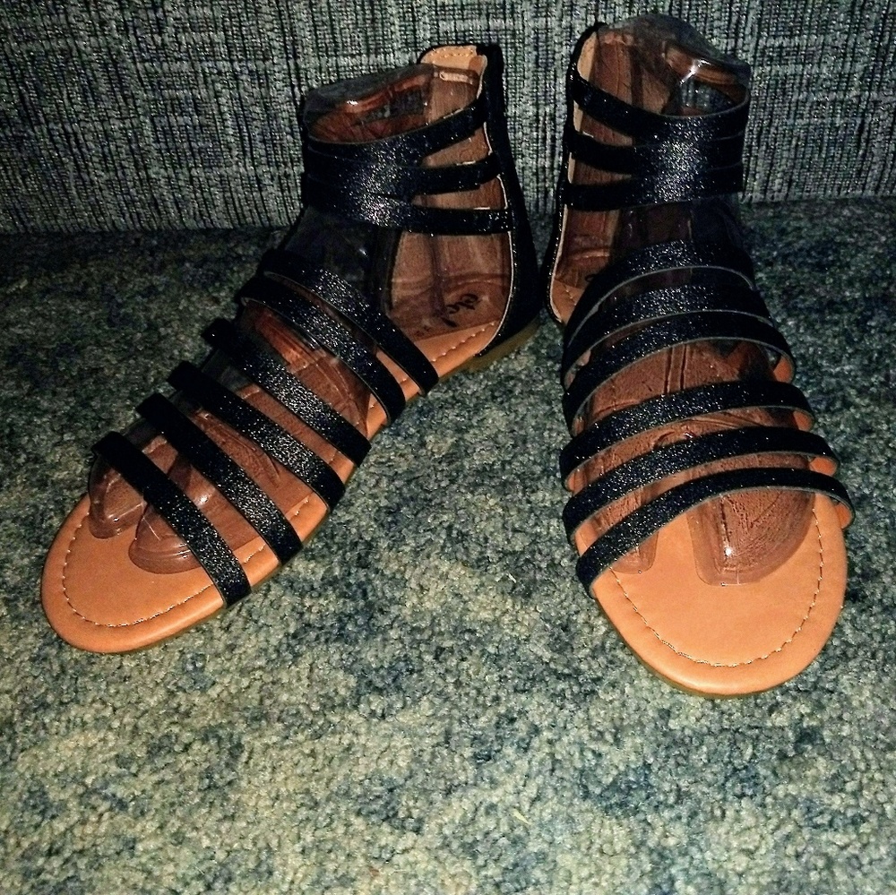Sold Nwt Gladiators